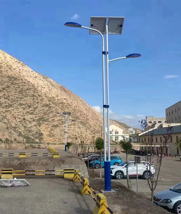上海（hǎi）太陽能路燈